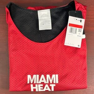 NIKE Miami Heat Courtside NBA Mesh Practice Jersey Men’s Large FZ7767-608